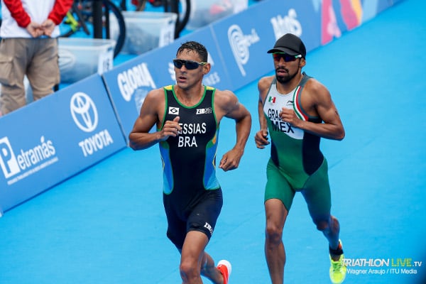 Messias y Grajales corren hacia meta - Triatlón Panamericano Lima 2019