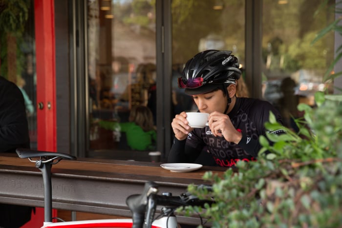 Tomando café antes de entrenar