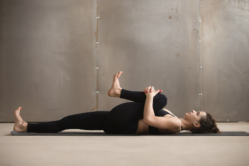 Yoga apanasana isquiotibiales